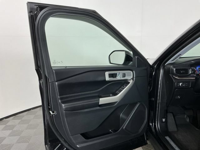 Certified 2022 Ford Explorer Limited AWD/4WD image 15