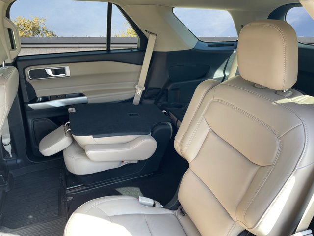 Certified 2022 Ford Explorer XLT w/ Equipment Group 202A image 11