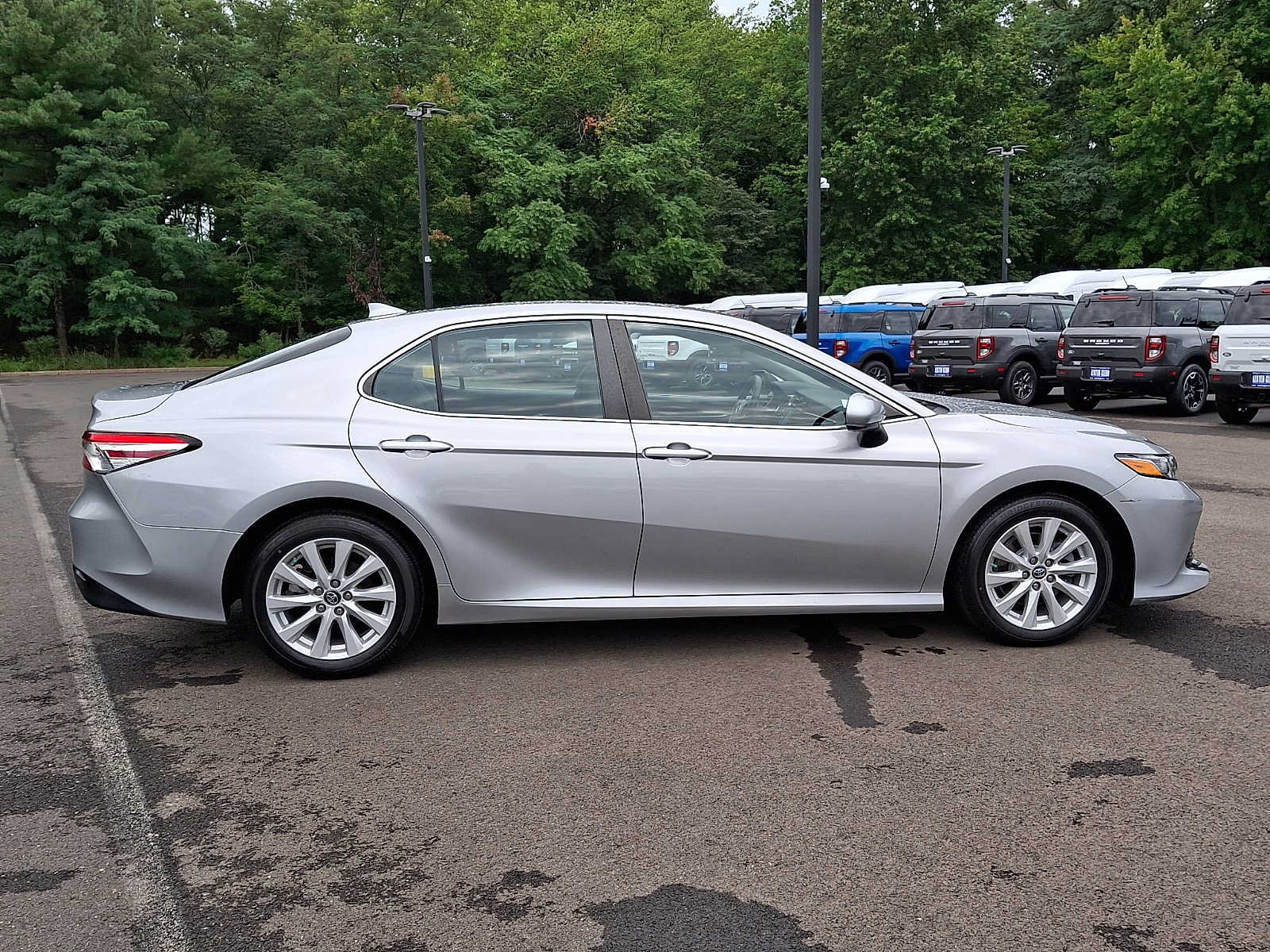 Used 2019 Toyota Camry LE FWD image 7