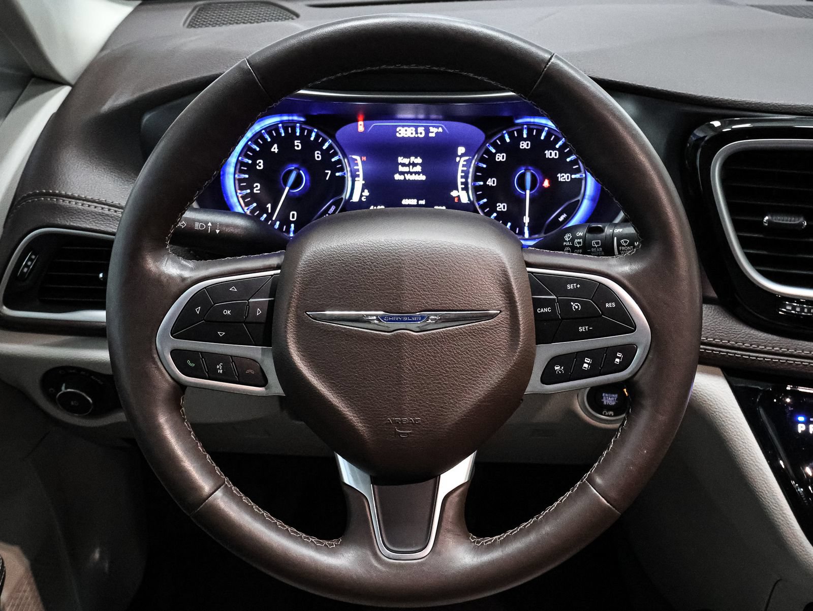 Used 2021 Chrysler Pacifica Touring-L FWD image 33