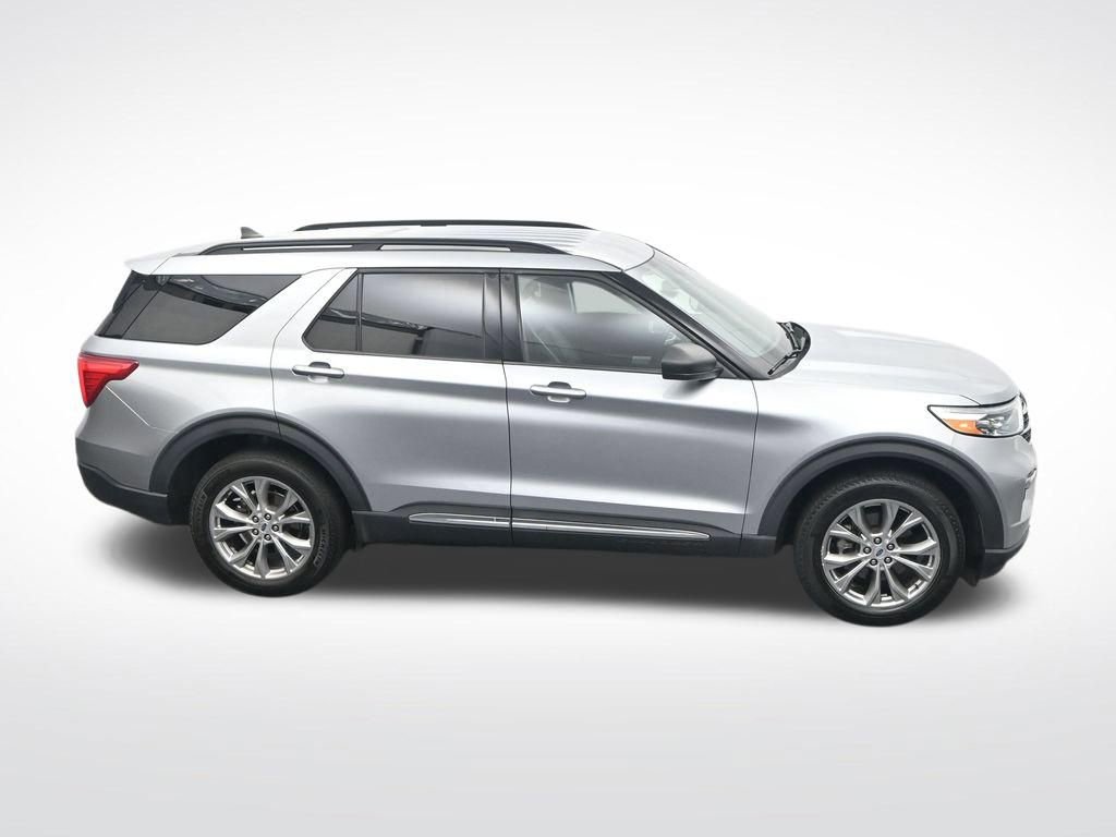 Certified 2023 Ford Explorer XLT w/ Equipment Group 202A AWD/4WD image 27