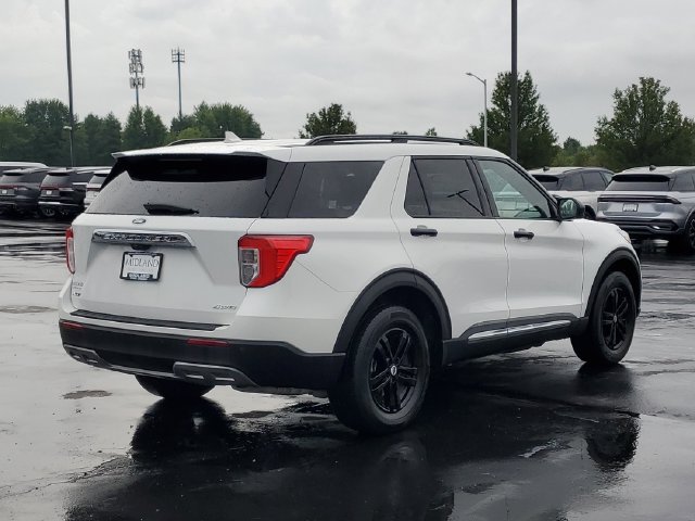 Certified 2023 Ford Explorer XLT w/ Equipment Group 202A AWD/4WD image 4