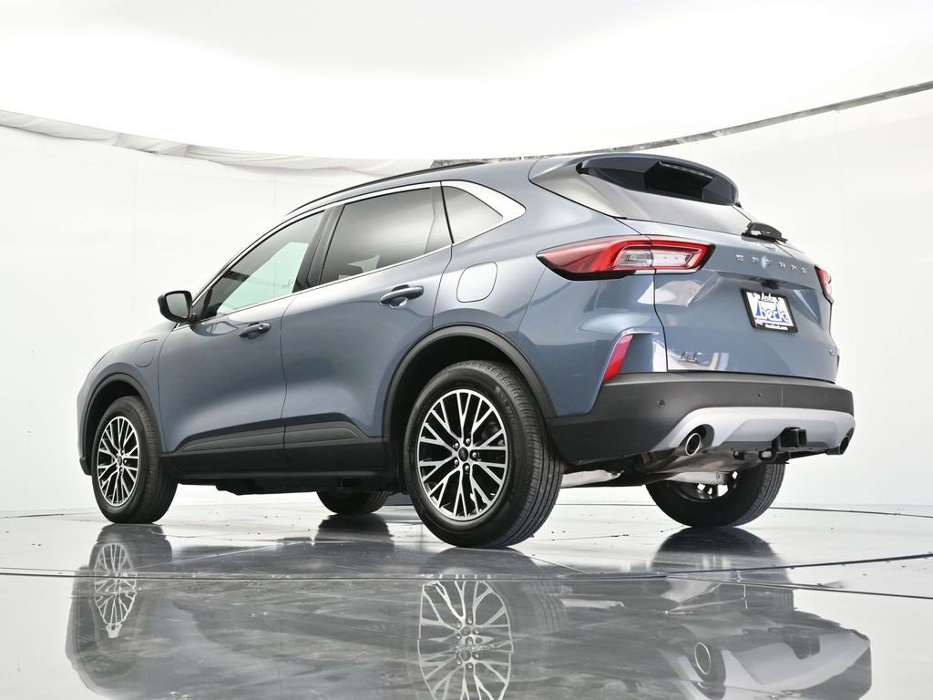 Certified 2025 Ford Escape SE w/ Class II Trailer Tow Package image 11