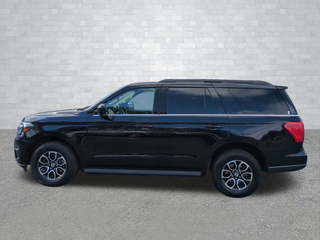 Certified 2024 Ford Expedition XLT image 2