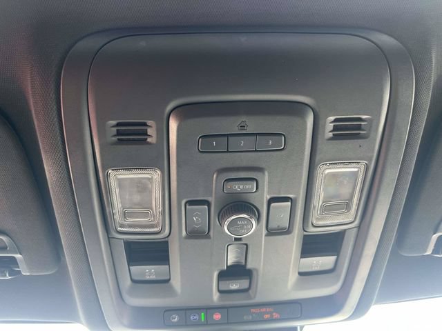 Used 2023 Chevrolet Suburban High Country AWD/4WD image 31