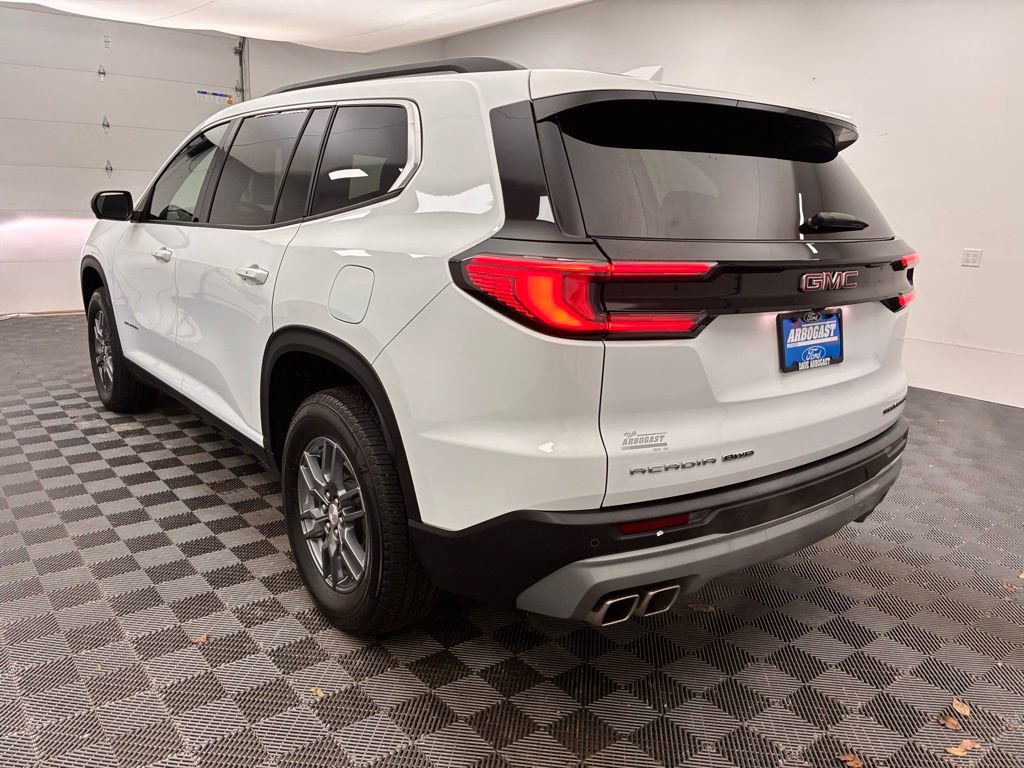 Used 2025 GMC Acadia Elevation image 9