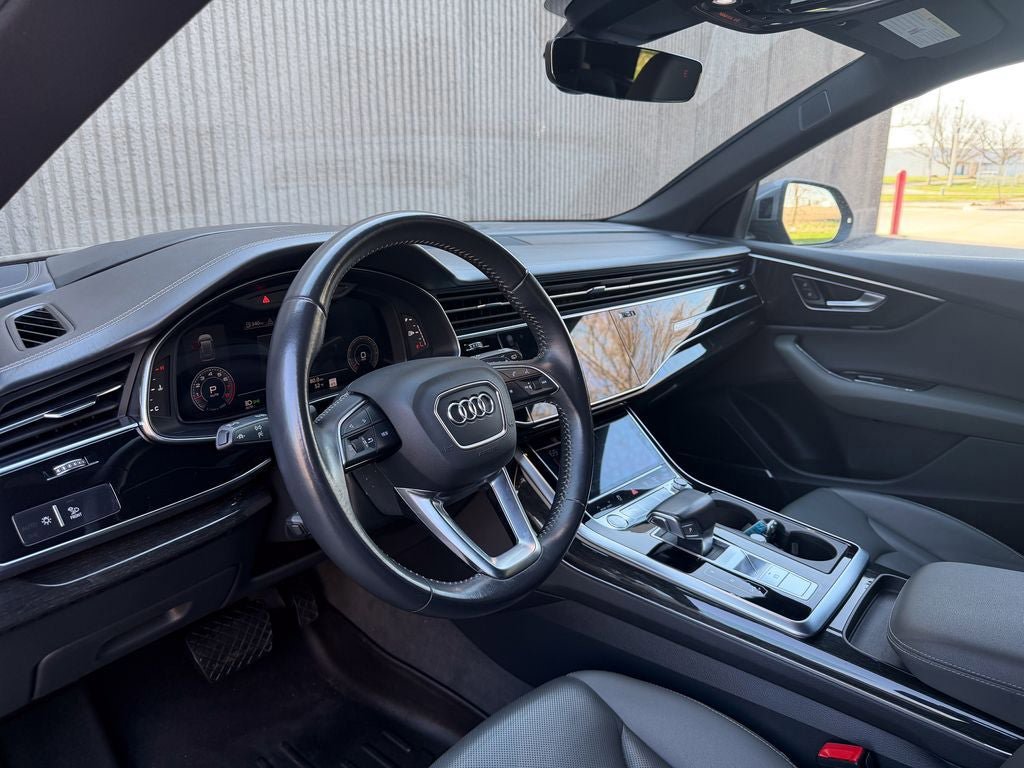 Used 2019 Audi Q8 Prestige w/ Towing Package AWD/4WD image 10