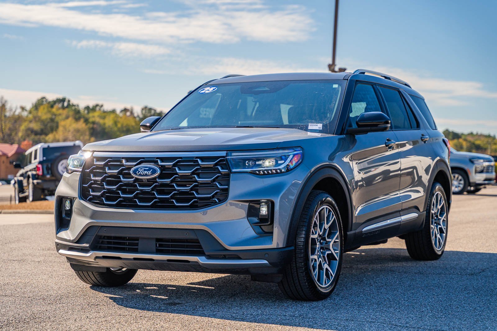 Certified 2025 Ford Explorer Platinum w/ Ultimate Package image 3