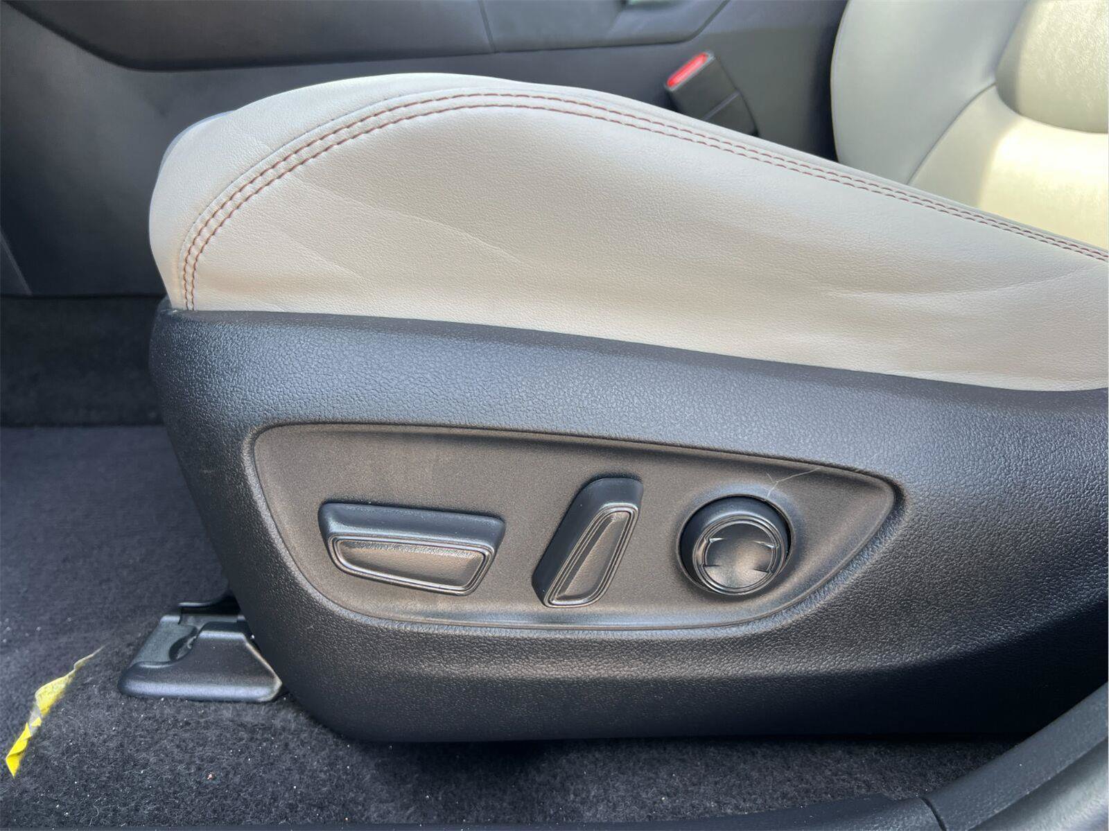 Used 2023 Toyota RAV4 XLE Premium FWD image 10