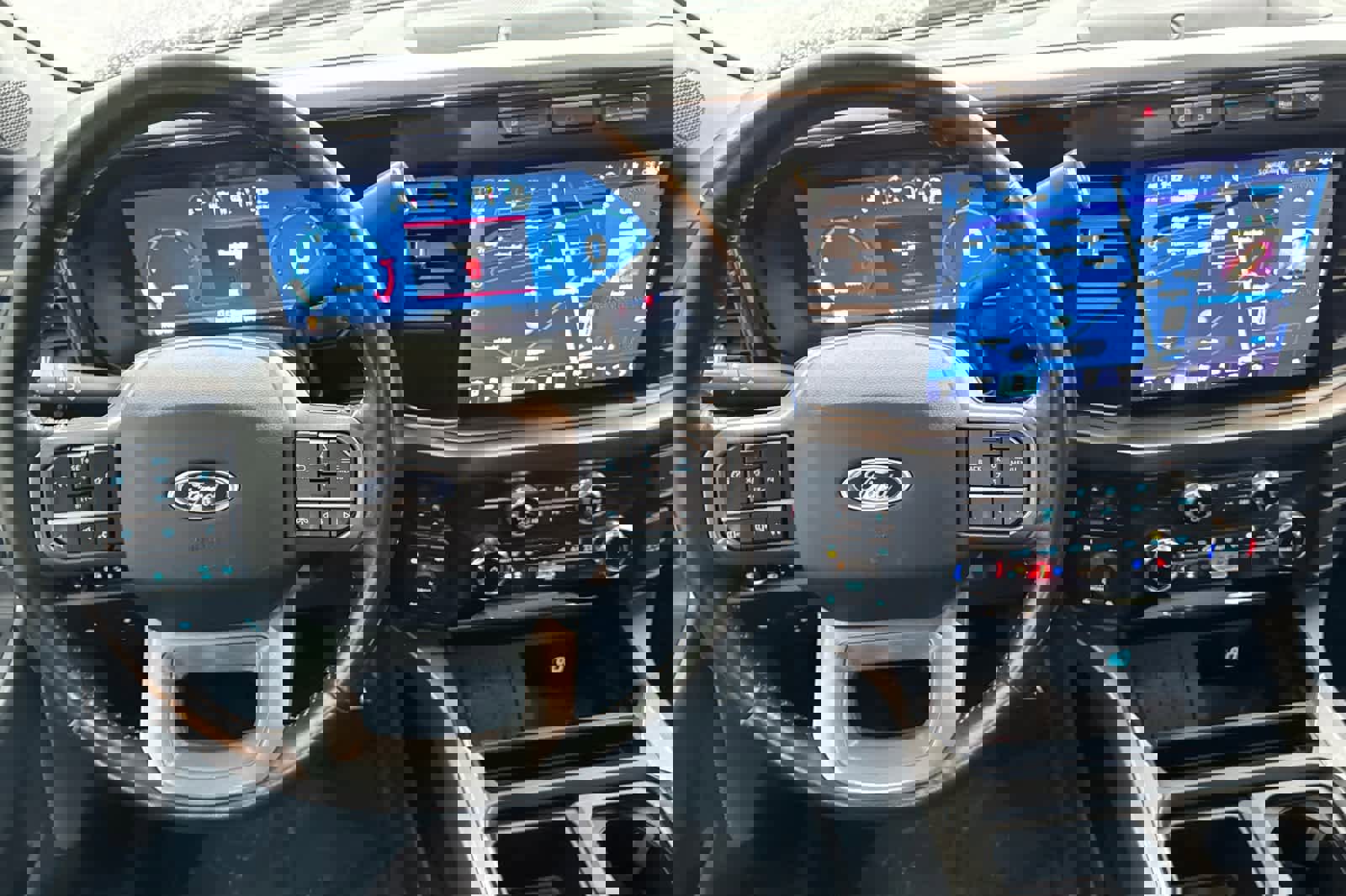 Certified 2024 Ford F350 Lariat w/ Black Appearance Package image 12