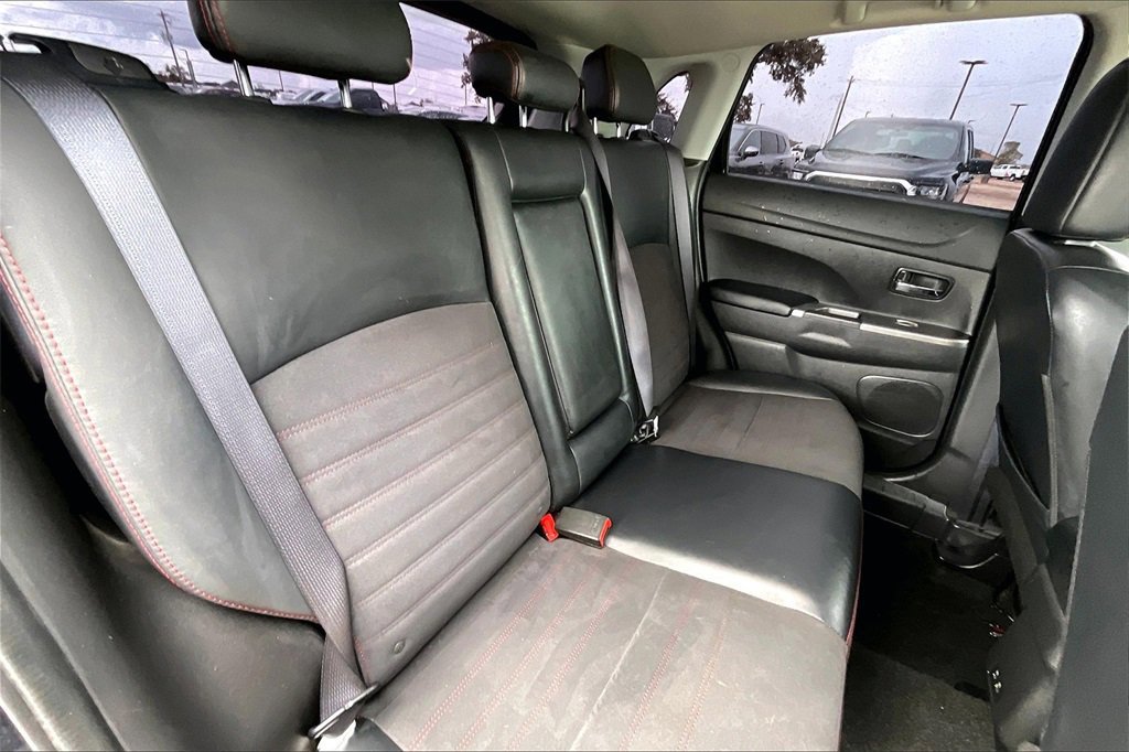 Used 2022 Mitsubishi Outlander Sport SE image 22