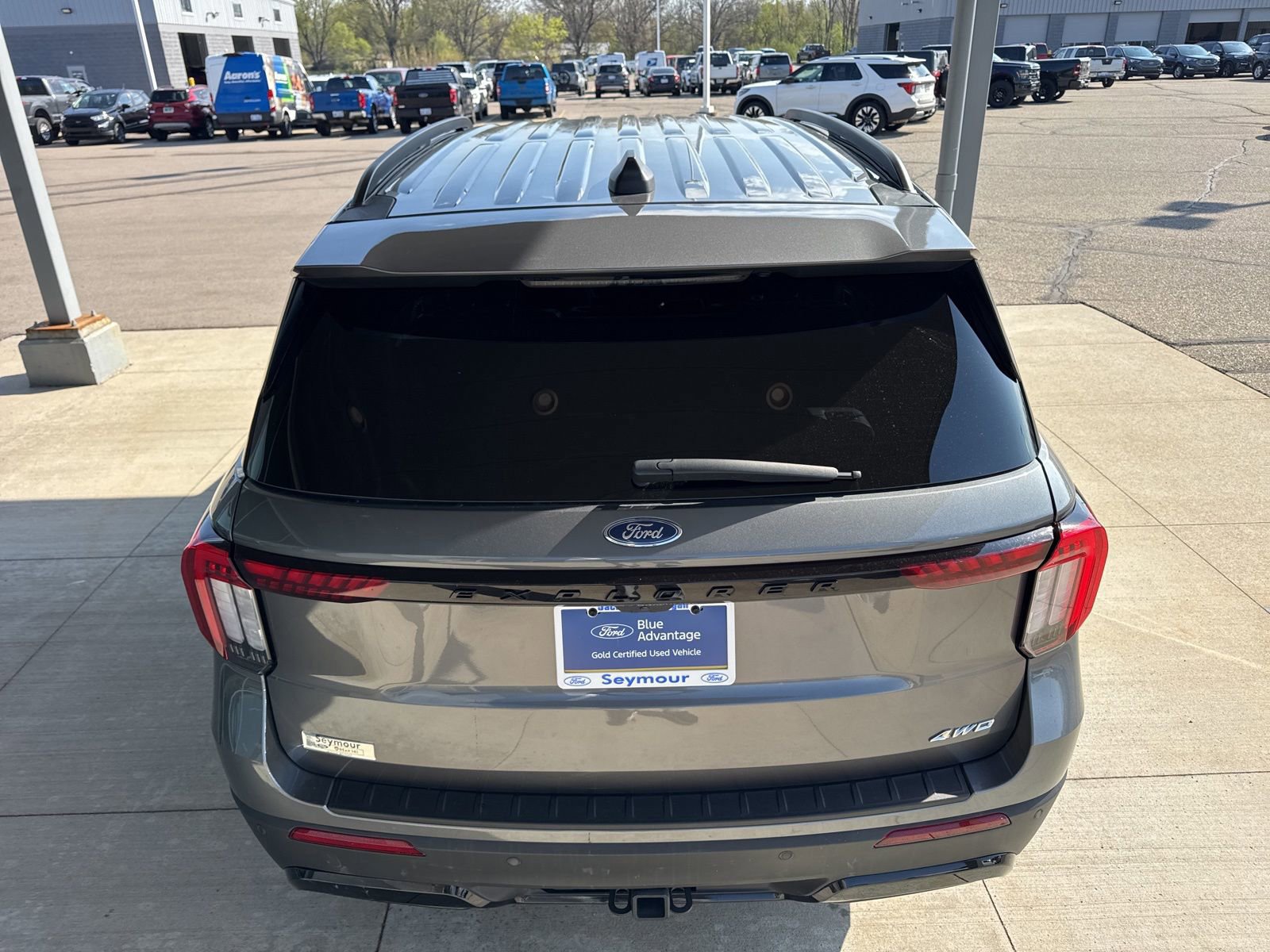 Certified 2025 Ford Explorer ST-Line w/ Premium Package image 4