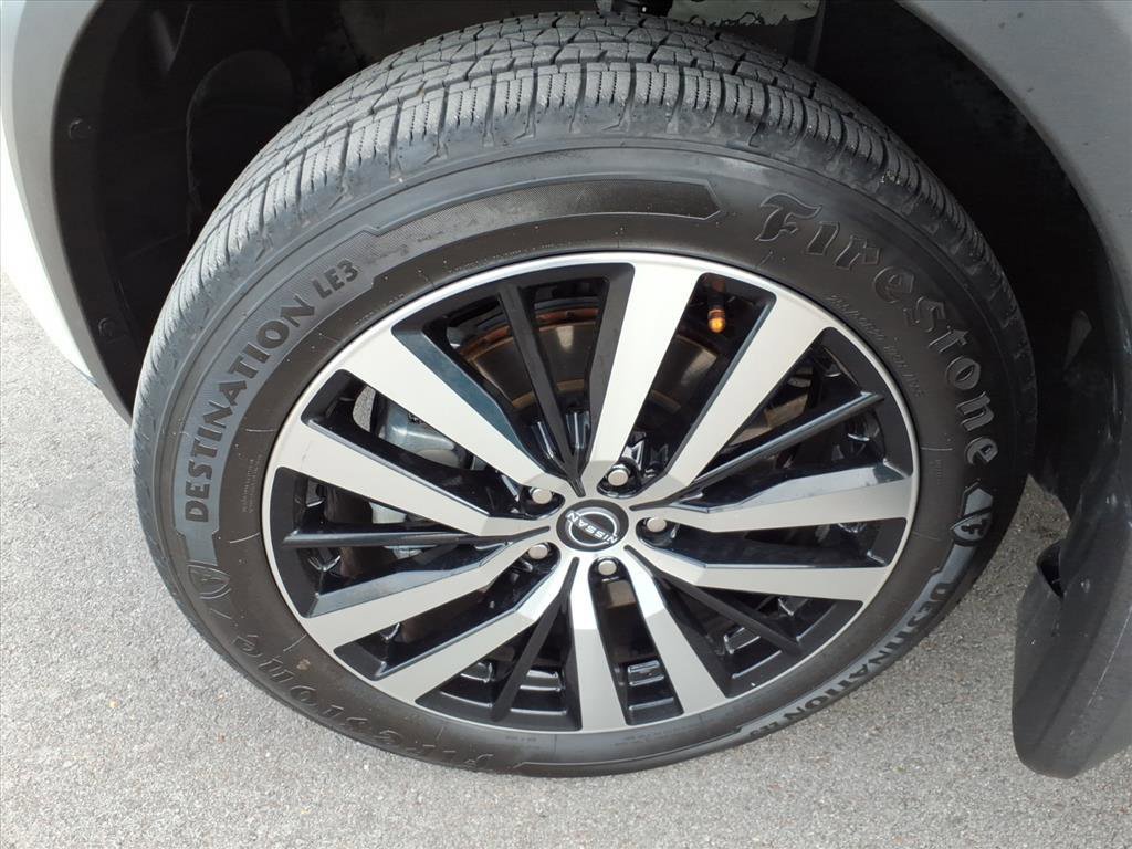 Used 2023 Nissan Pathfinder Platinum image 9