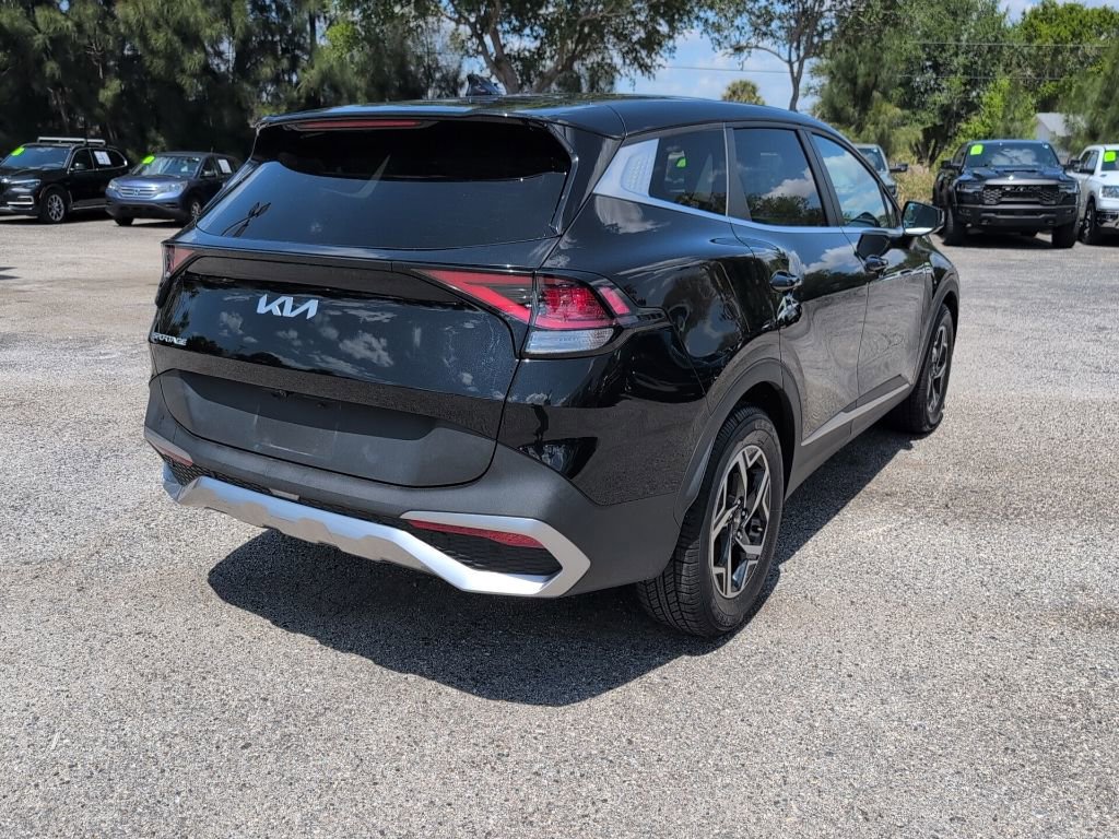 Used 2023 Kia Sportage LX FWD image 3