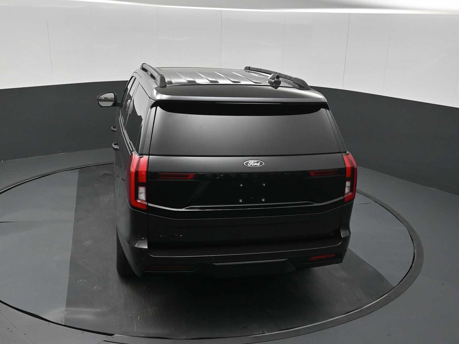 Certified 2025 Ford Expedition Platinum w/ Stealth Appearance Package AWD/4WD image 33