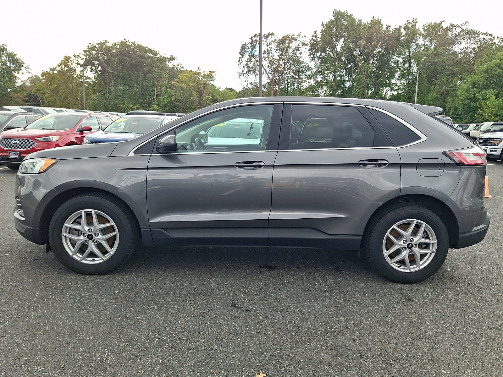 Certified 2024 Ford Edge SEL w/ Convenience Package AWD/4WD image 6