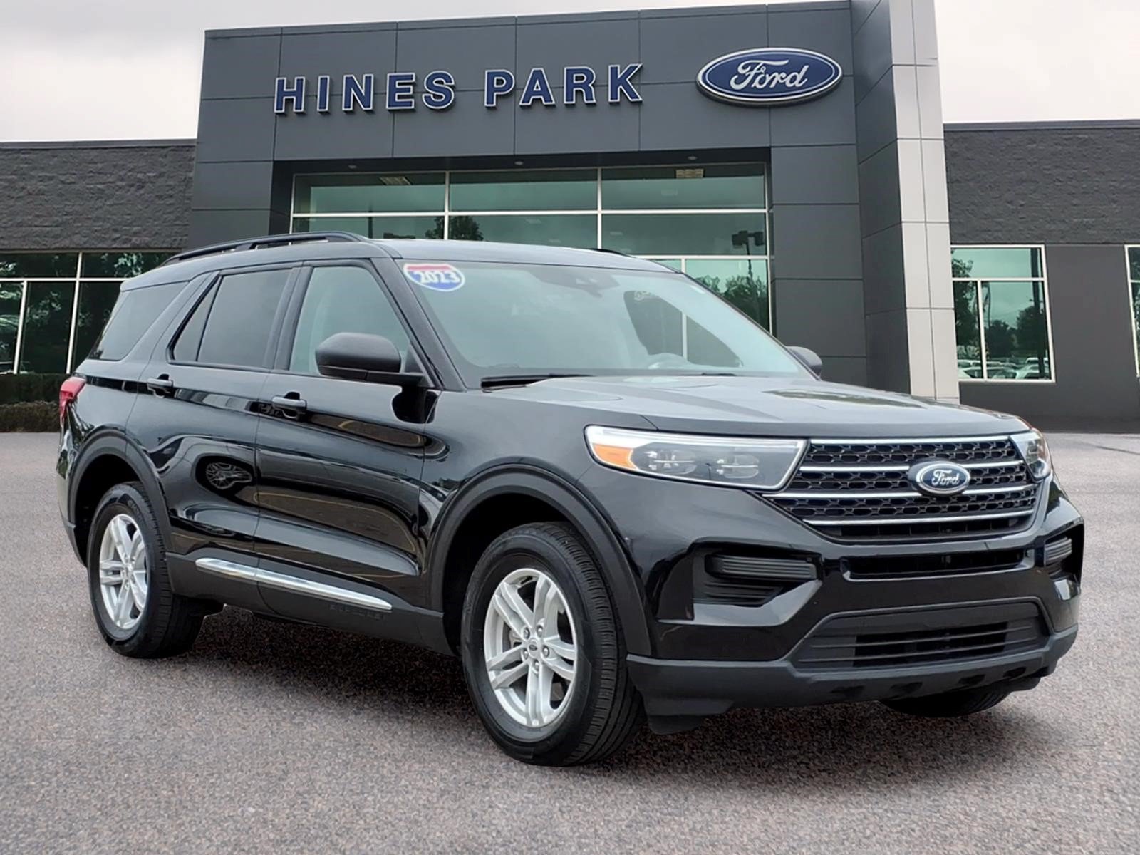 Certified 2023 Ford Explorer XLT AWD/4WD image 1