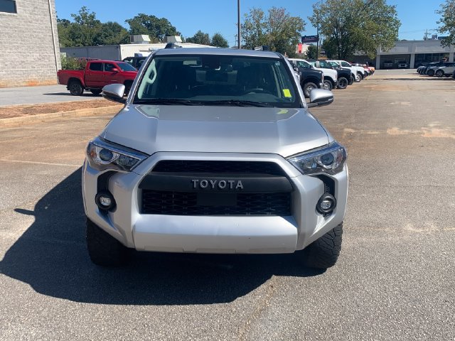 Used 2022 Toyota 4Runner SR5 Premium w/ Moonroof Package AWD/4WD image 2