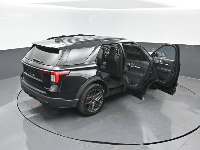 Certified 2025 Ford Explorer ST-Line w/ ST-Line Street Pack AWD/4WD image 28