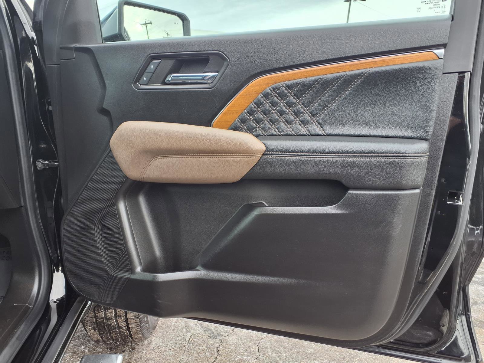 Used 2023 GMC Canyon Denali image 12