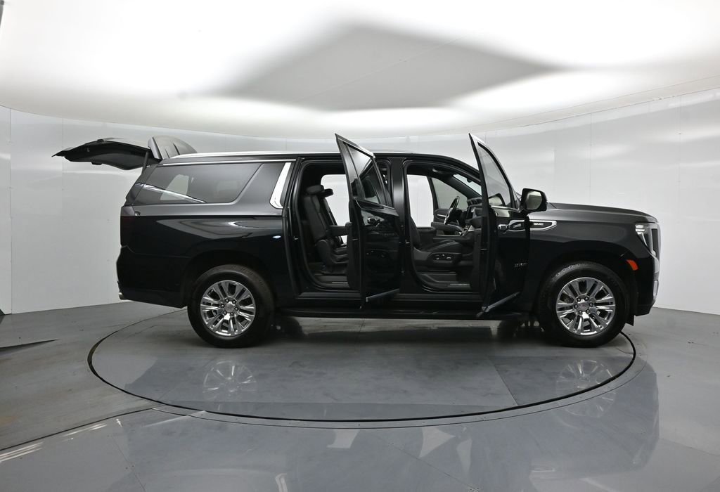 Used 2021 GMC Yukon XL Denali AWD/4WD image 5