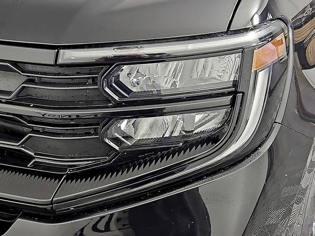 Certified 2025 Ford Expedition Active image 10