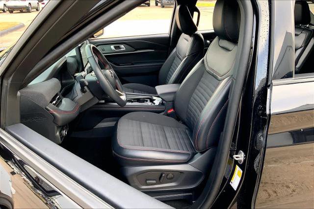 Certified 2025 Ford Explorer ST-Line image 9