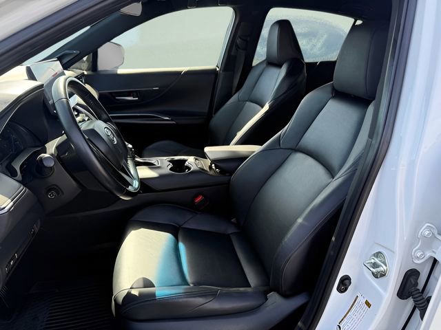 Used 2024 Toyota Venza XLE image 17