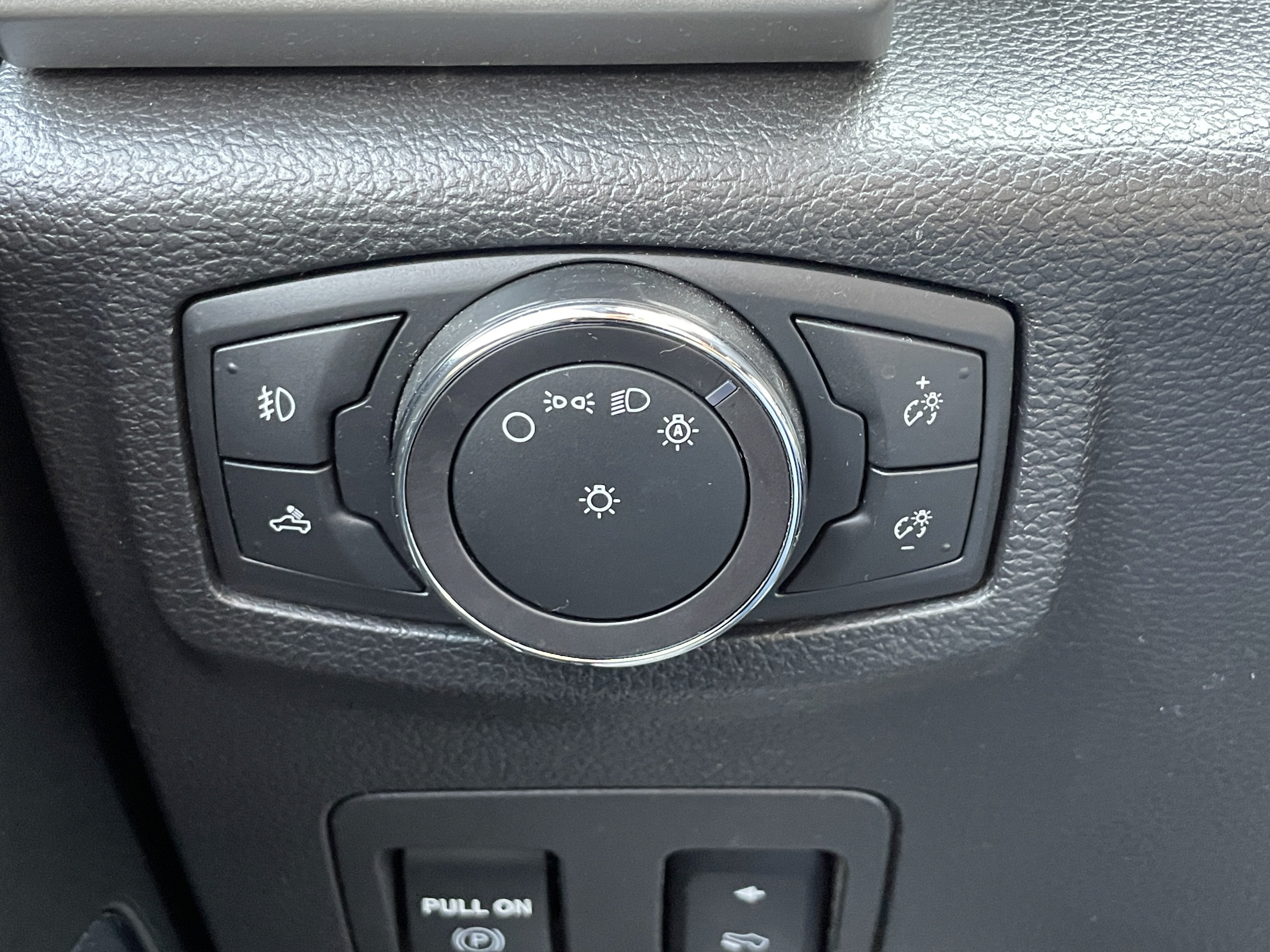 Certified 2018 Ford F150 Lariat w/ Equipment Group 502A Luxury AWD/4WD image 20