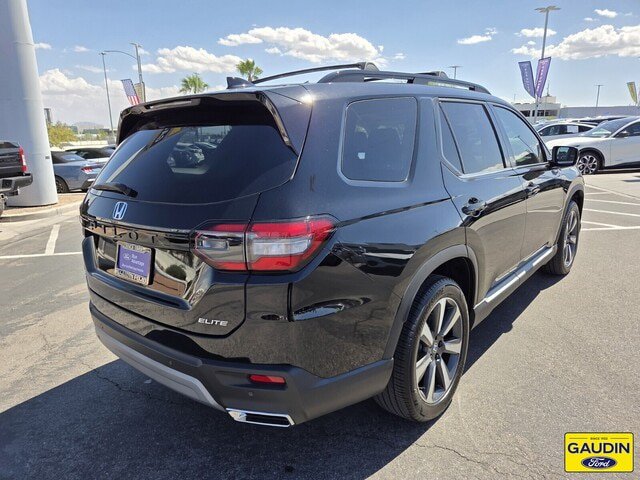 Used 2025 Honda Pilot Elite image 7