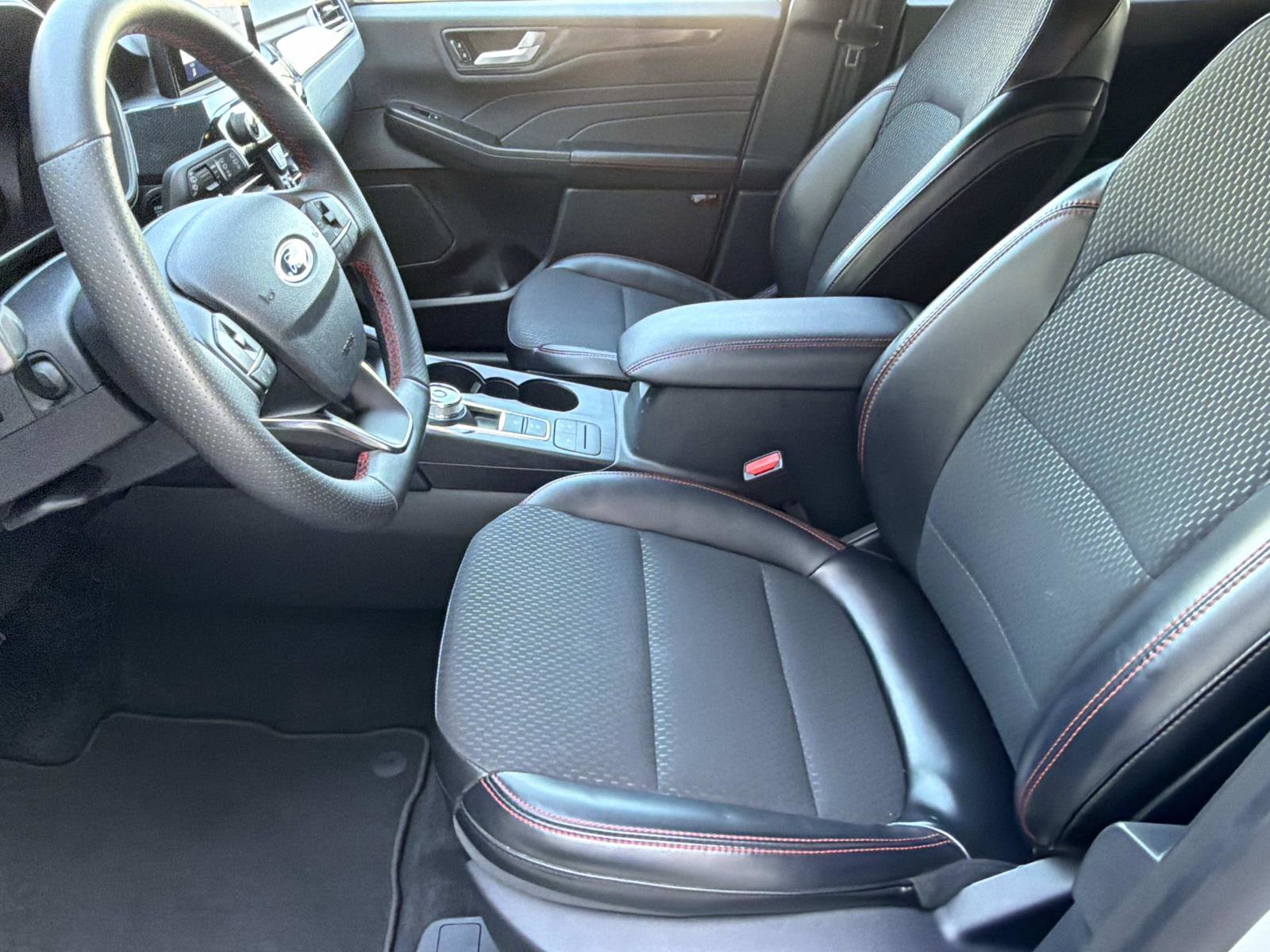Certified 2025 Ford Escape ST-Line FWD image 12