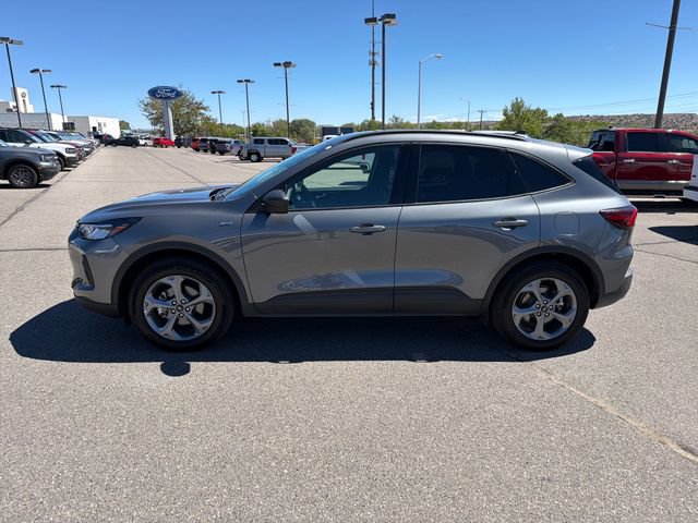 Certified 2025 Ford Escape ST-Line AWD/4WD image 2