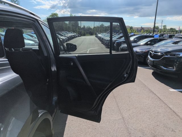 Used 2018 Toyota RAV4 XLE AWD/4WD image 18
