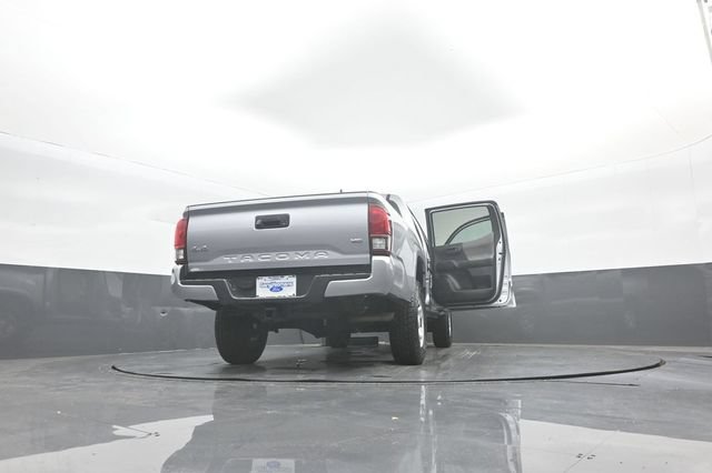 Used 2023 Toyota Tacoma SR AWD/4WD image 48