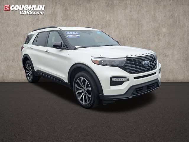 Certified 2024 Ford Explorer ST-Line w/ Class IV Trailer Tow Package