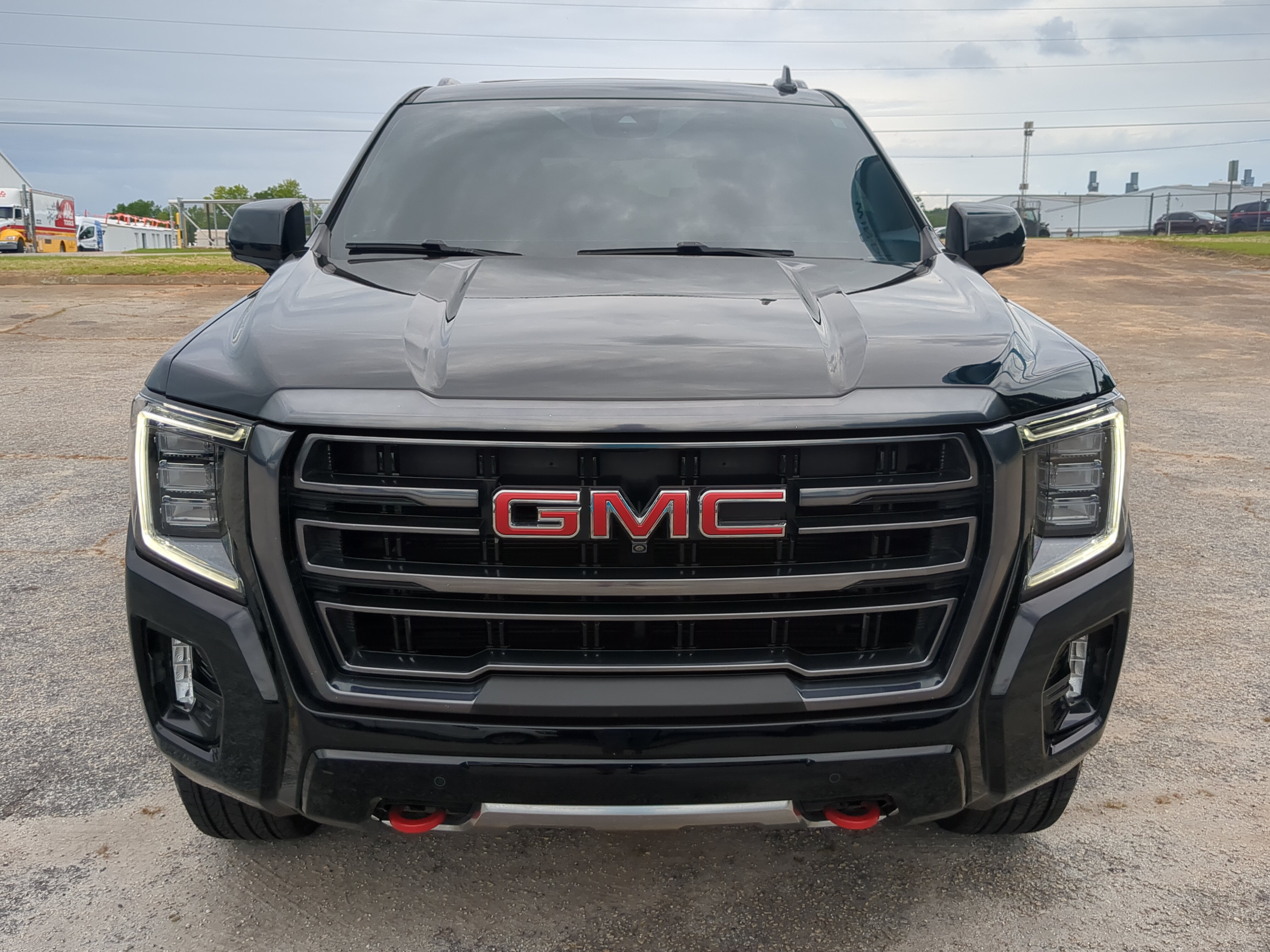 Used 2024 GMC Yukon XL AT4 w/ Technology Package AWD/4WD image 7