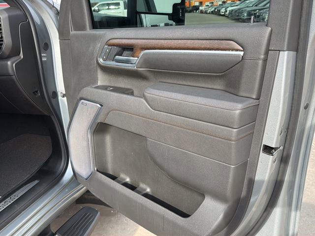 Used 2025 Chevrolet Silverado 3500 High Country w/ High Country Premium Package image 11