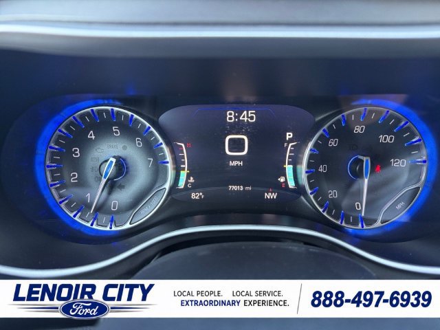 Used 2024 Chrysler Pacifica Touring-L FWD image 22