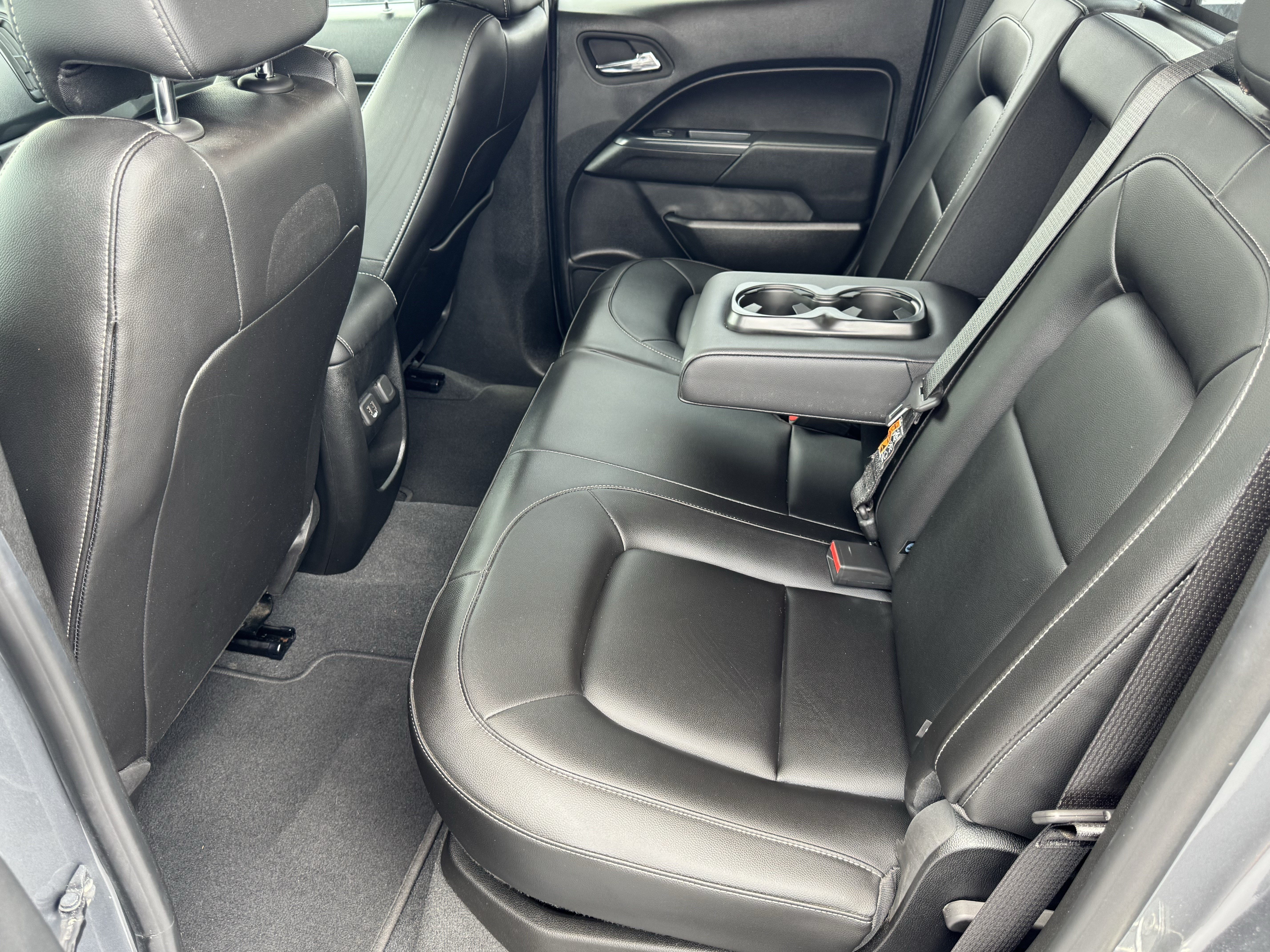 Used 2022 Chevrolet Colorado LT w/ Luxury Package RWD image 21