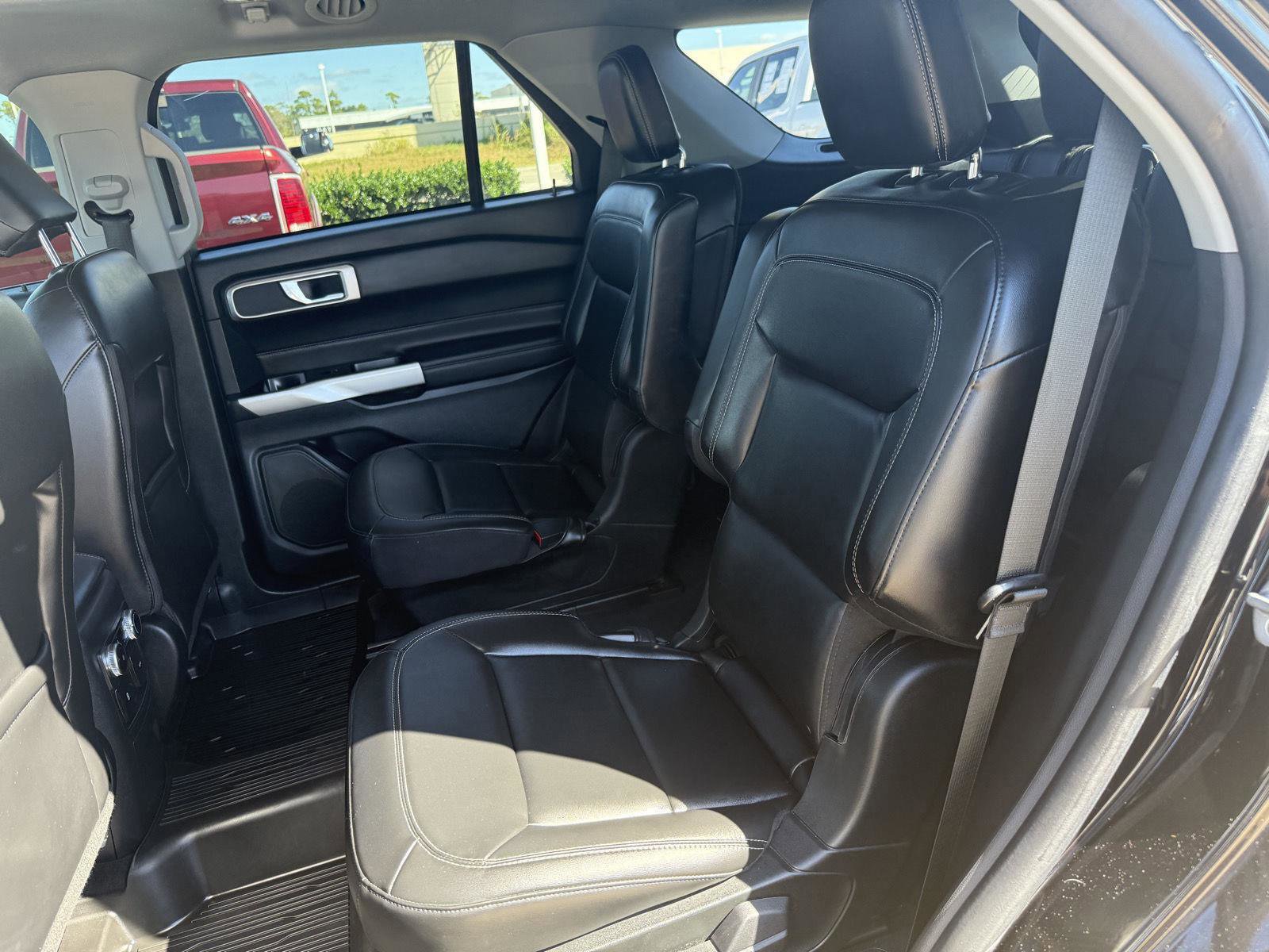 Certified 2022 Ford Explorer XLT w/ Equipment Group 202A image 20