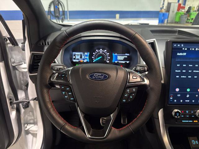 Certified 2024 Ford Edge ST-Line w/ Class II Trailer Tow Package AWD/4WD image 14
