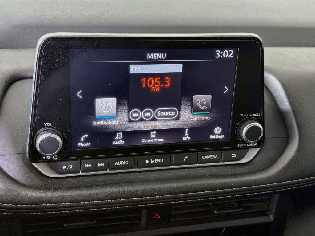 Used 2025 Nissan Rogue S FWD image 29