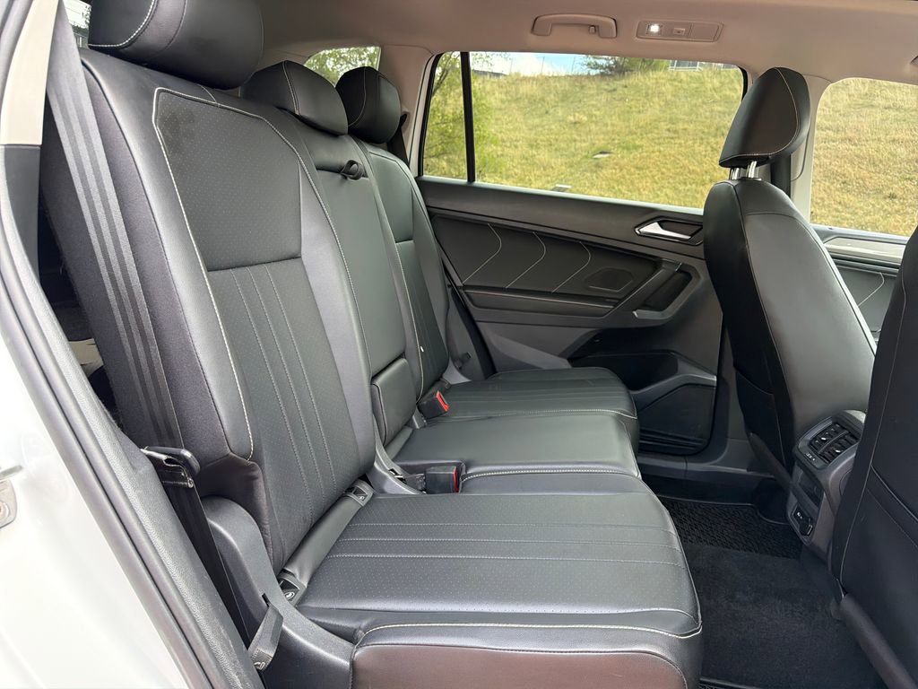Used 2022 Volkswagen Tiguan SE AWD/4WD image 30