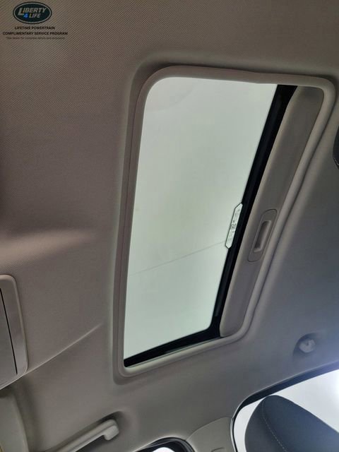 Certified 2022 Ford EcoSport SE image 32