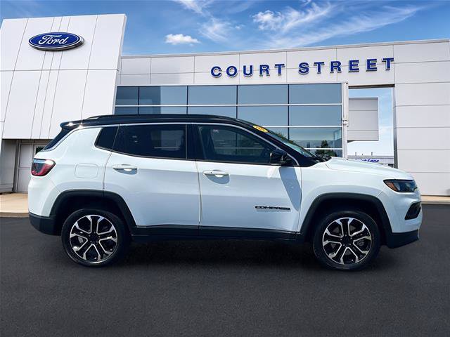 Used 2023 Jeep Compass Limited AWD/4WD image 4