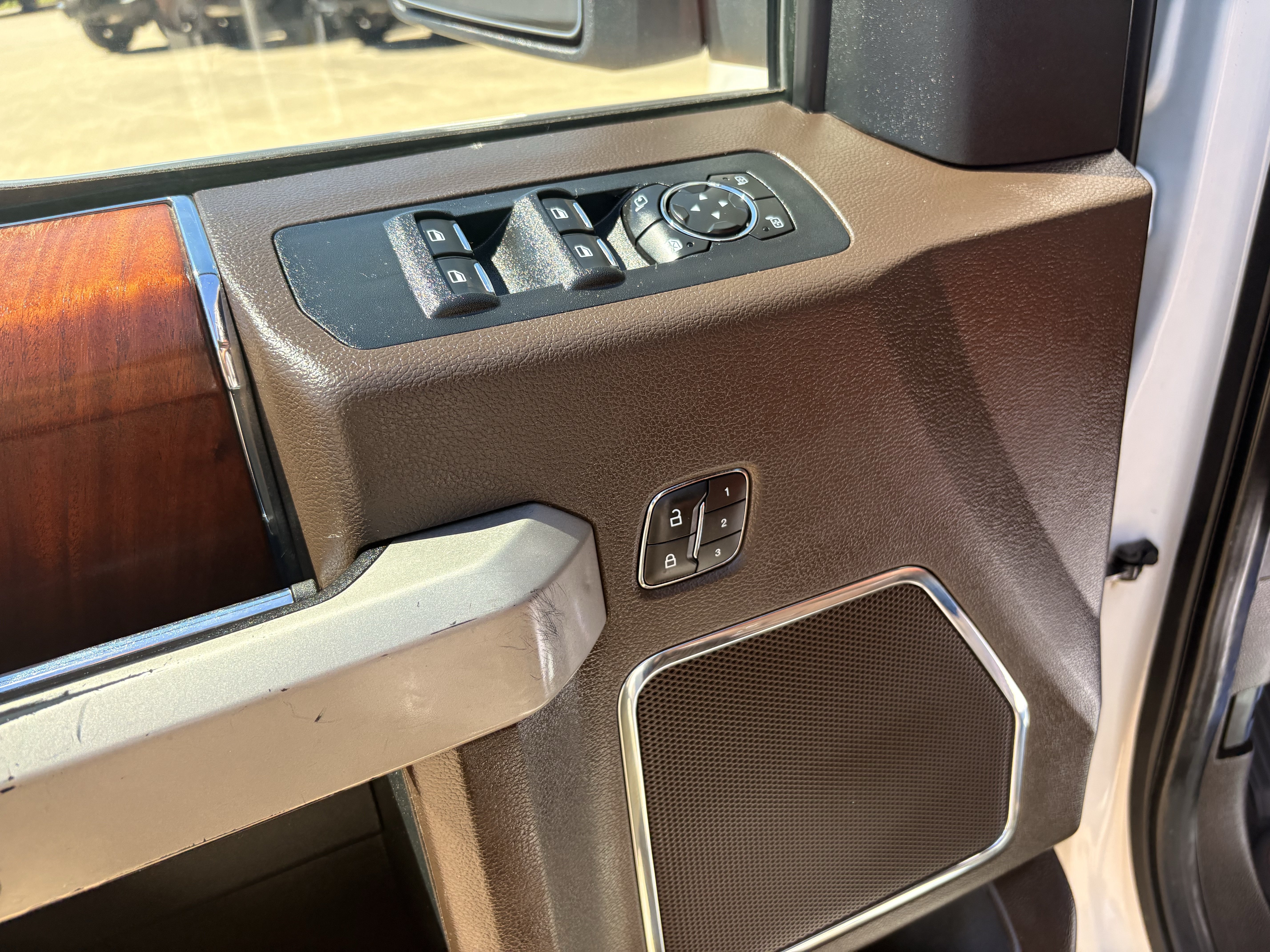 Certified 2019 Ford F150 King Ranch w/ Equipment Group 601A Luxury AWD/4WD image 12