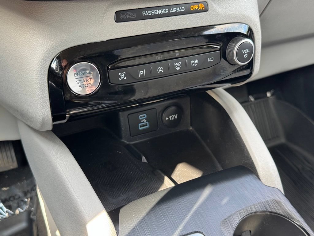 Certified 2023 Ford Escape Platinum AWD/4WD image 43