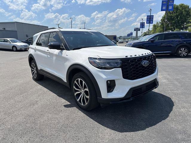 Certified 2025 Ford Explorer ST-Line AWD/4WD image 8