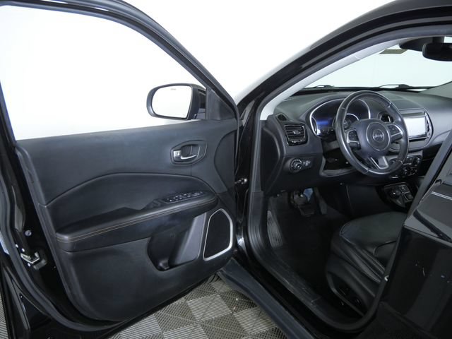 Used 2018 Jeep Compass Limited w/ Navigation Group AWD/4WD image 17