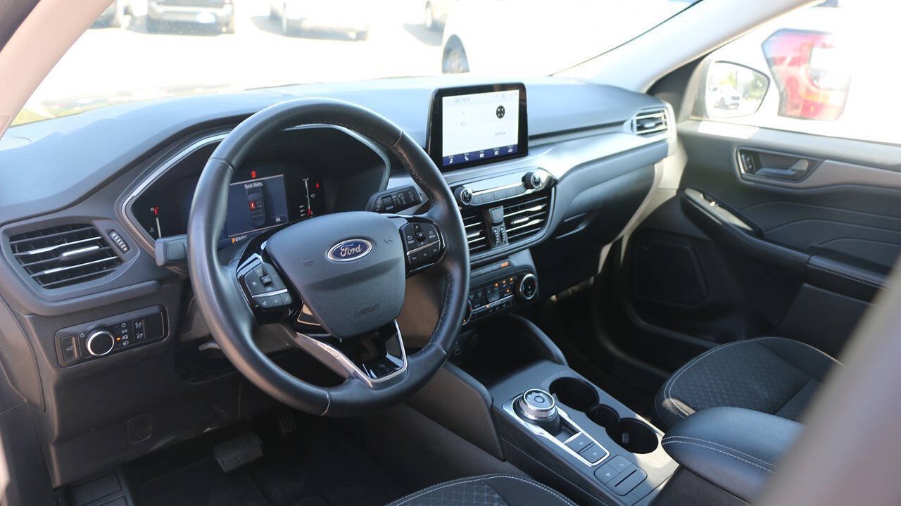 Certified 2024 Ford Escape Active AWD/4WD image 34